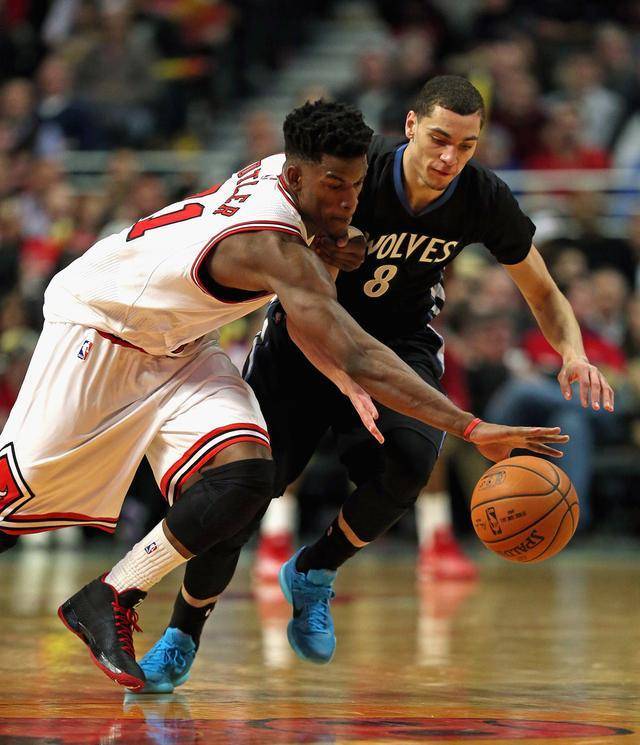 利物浦领衔 利物浦领衔